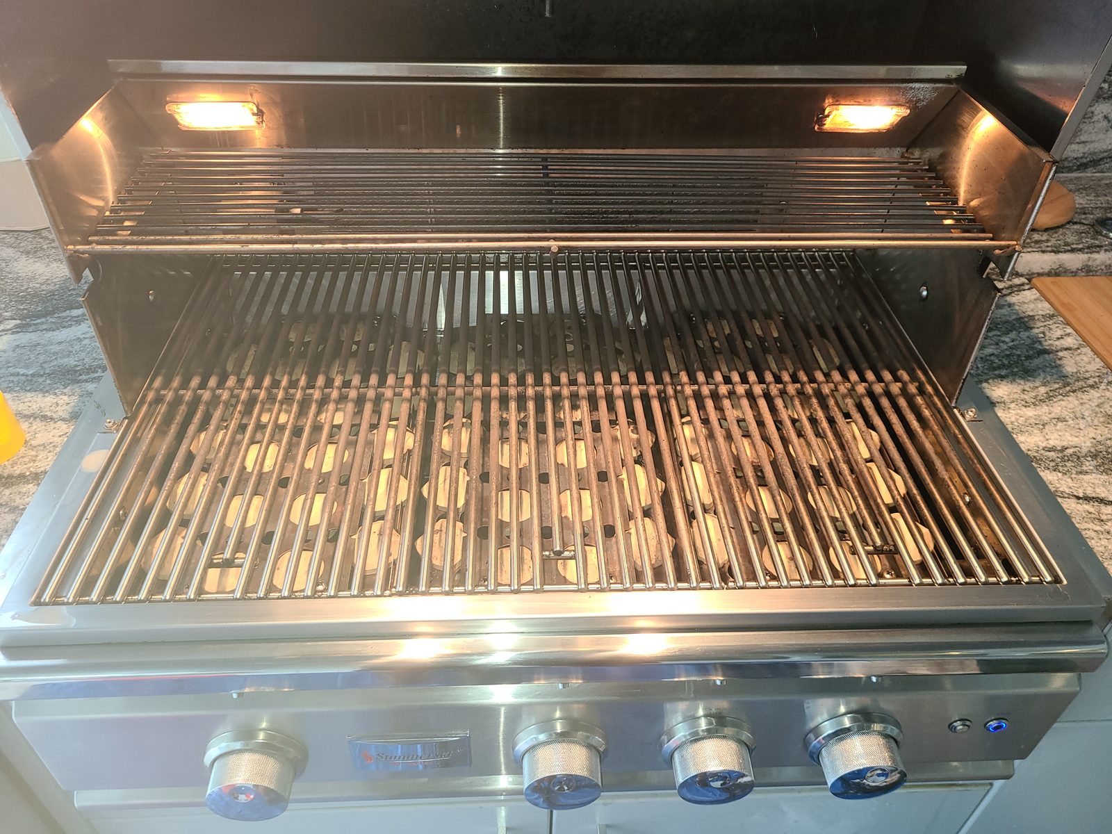 Summerset built-in grill grates and interior cleaned to showroom condition by Xtreme Grill Clean in Lakewood Ranch FL