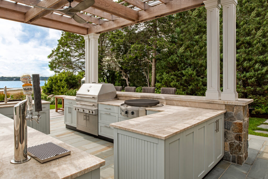 Beautiful and clean outdoor kitchen area after being serviced by Xtreme Grill Clean in the Sarasota area, FL