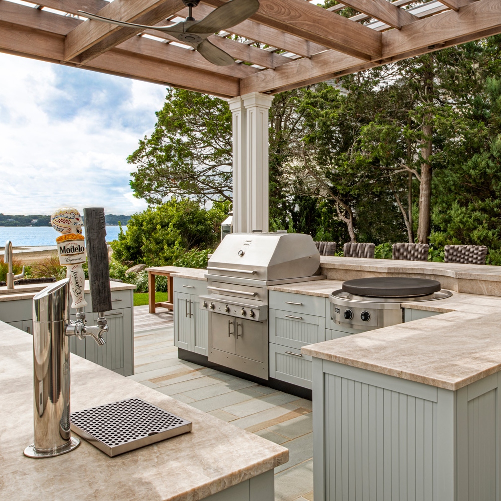 A clean built-in luxury bbq grill with outdoor kitchen appliances serviced by Xtreme Grill Clean