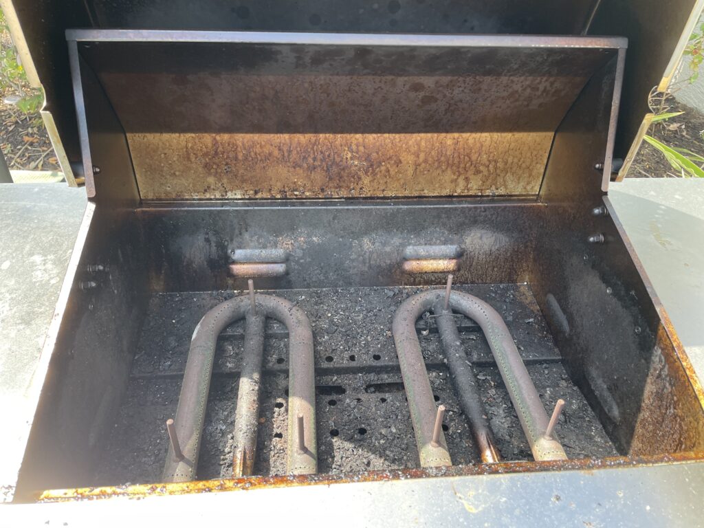 A grill before Xtreme Grill Clean cleaned and serviced it